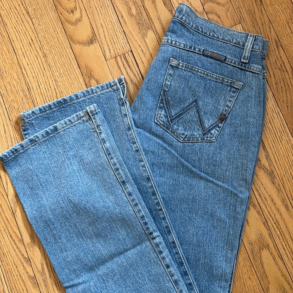 Wrangler Jeans size 9/10 x 36 Cash Style. Excellent condition.
